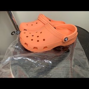 KIDS Size J4 Papaya CROCS NWT